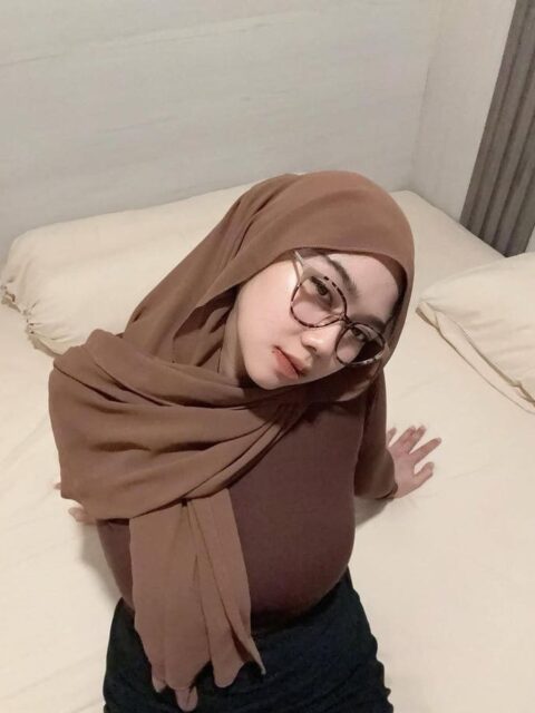 Tidur Bareng Teman Kantor