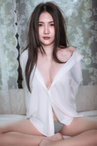 Bermain Dengan Pembantu dan Kakak Teman