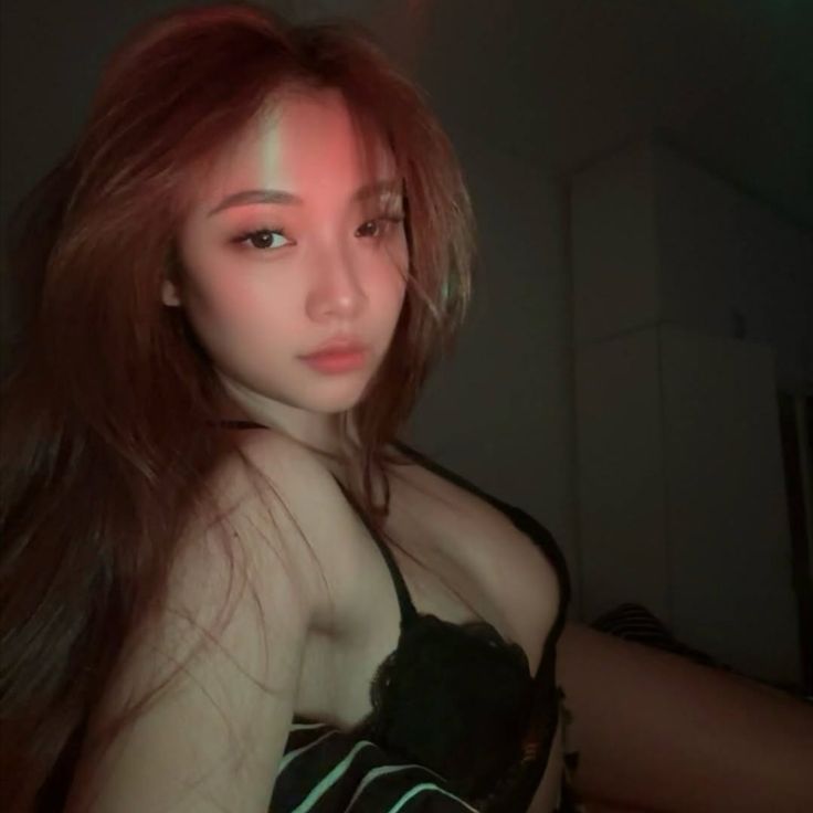 Gadis kesepian bertemu jodoh di taman