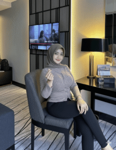 Bermain Dengan Gadis Hijab