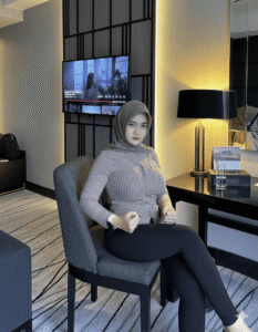 Bermain Dengan Gadis Hijab