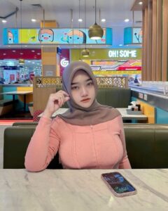 Bermain Dengan Gadis Hijab