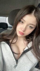 Dibalik Kabut Kaca Mobil – Kisah Romantis Adam & Victoria